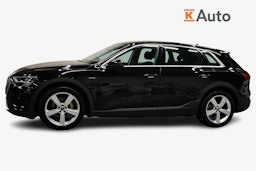 musta Audi e-tron 2021 kuva 6.