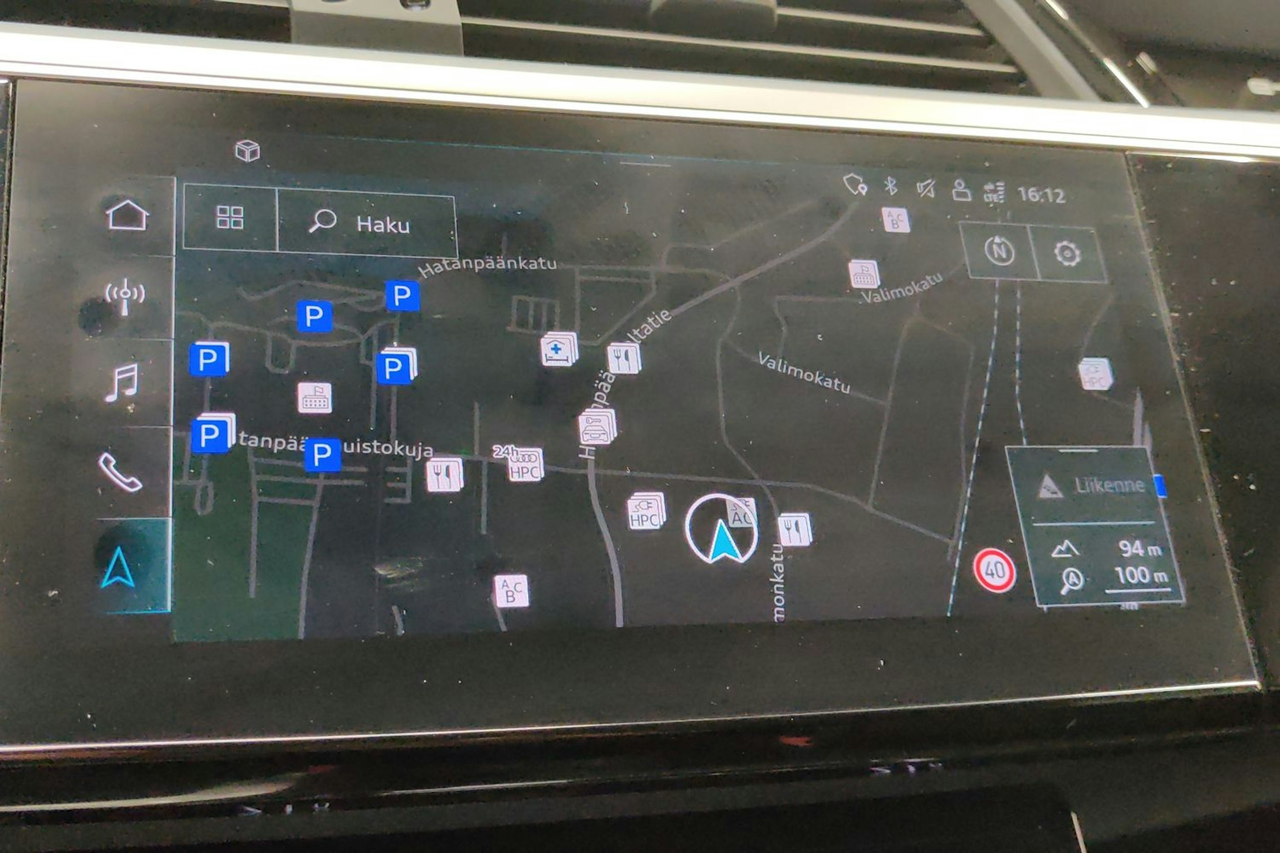 musta Audi e-tron 2021 kuva 17.