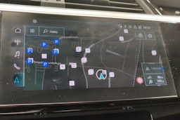 musta Audi e-tron 2021 kuva 17.
