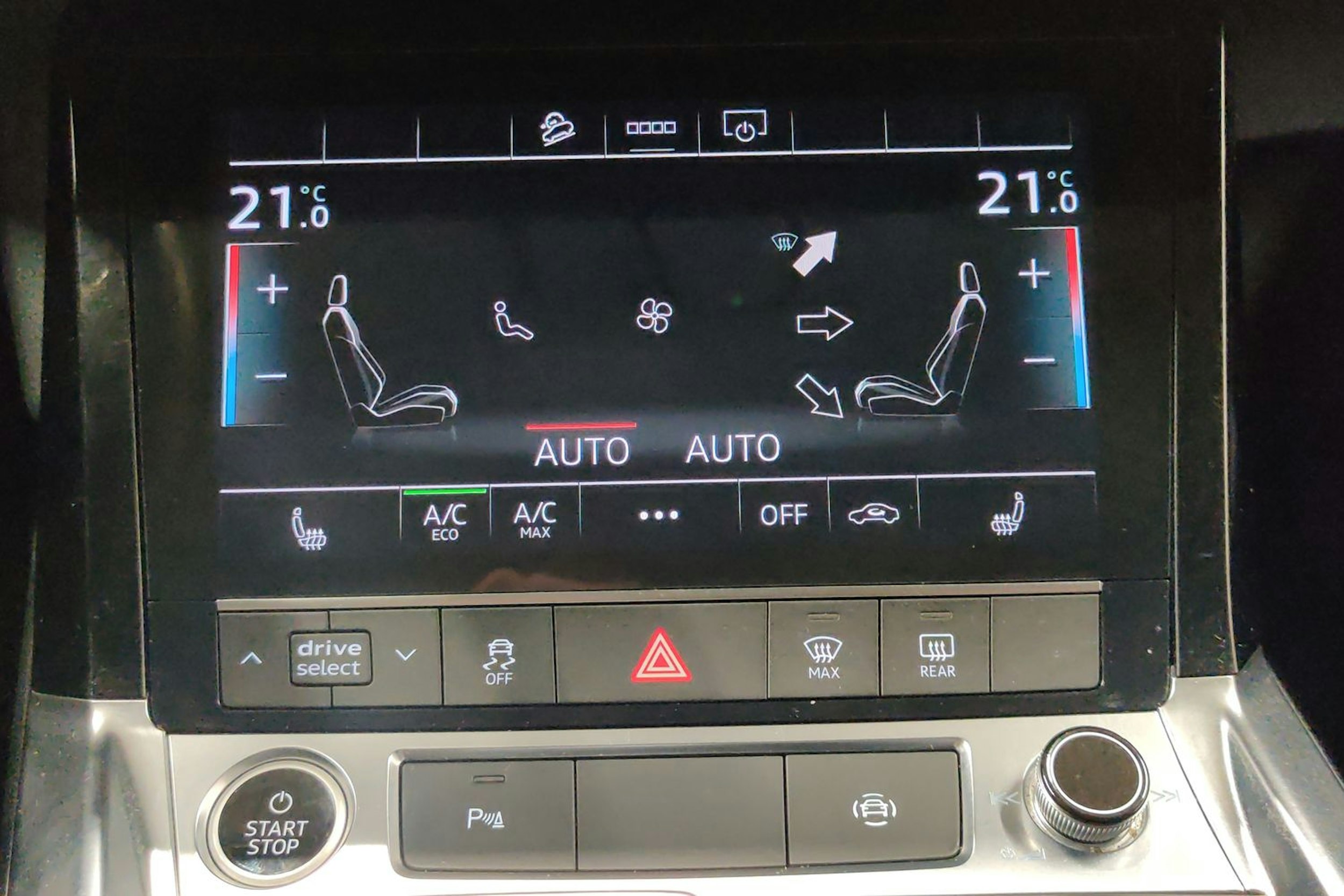 musta Audi e-tron 2021 kuva 20.