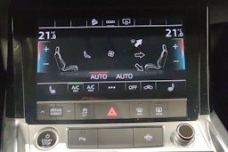 musta Audi e-tron 2021 kuva 20.