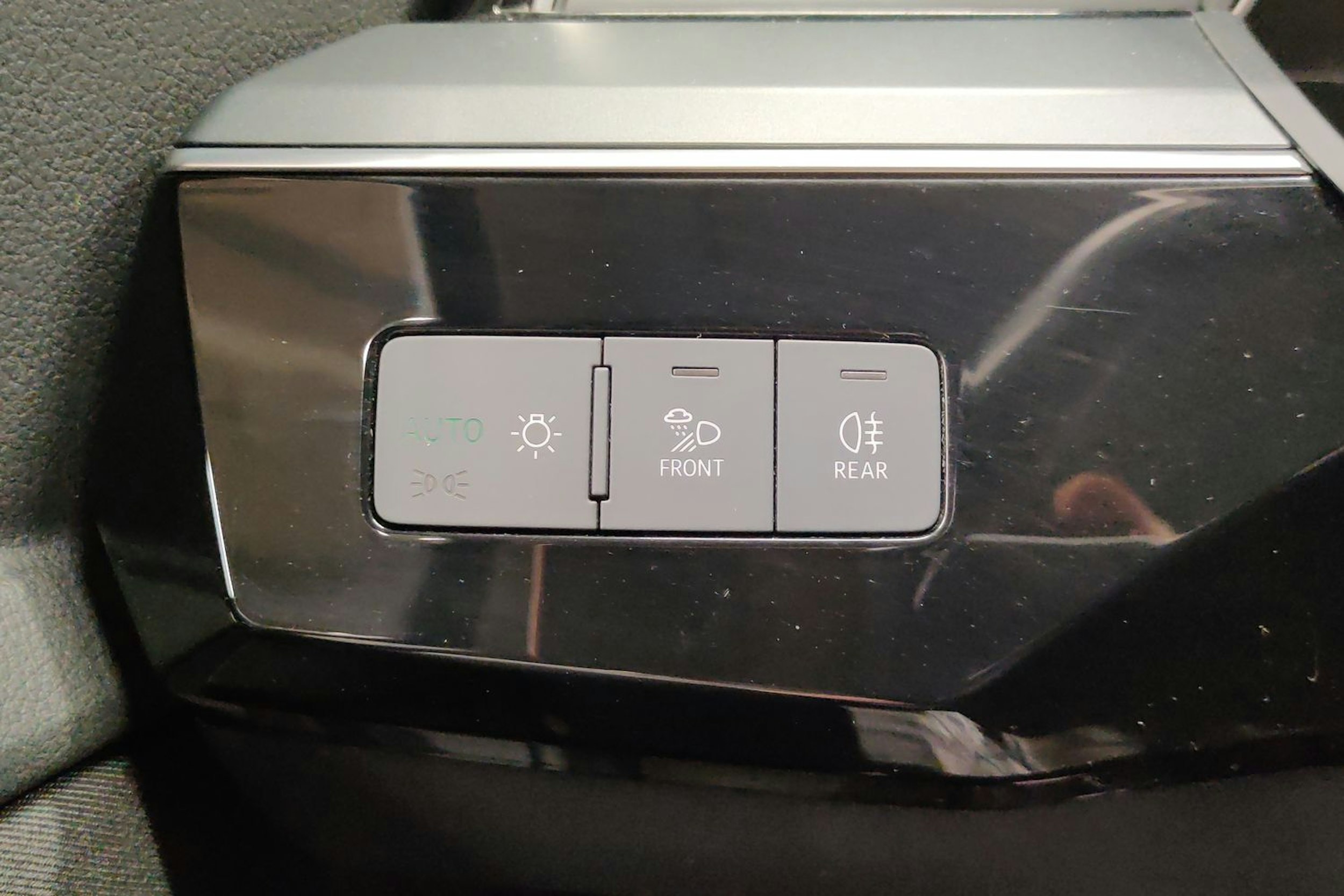 musta Audi e-tron 2021 kuva 23.