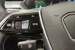 musta Audi e-tron 2021 kuva 24.