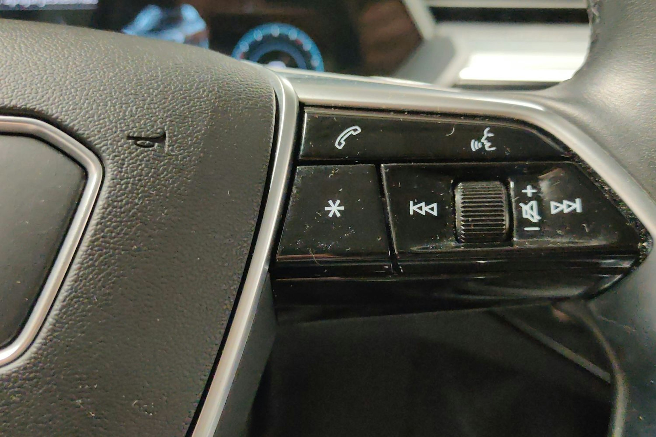 musta Audi e-tron 2021 kuva 25.