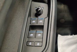 musta Audi e-tron 2021 kuva 27.