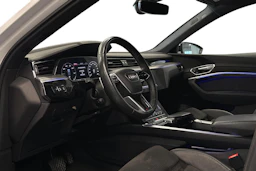 met. valkoinen Audi e-tron 2021 kuva 3.