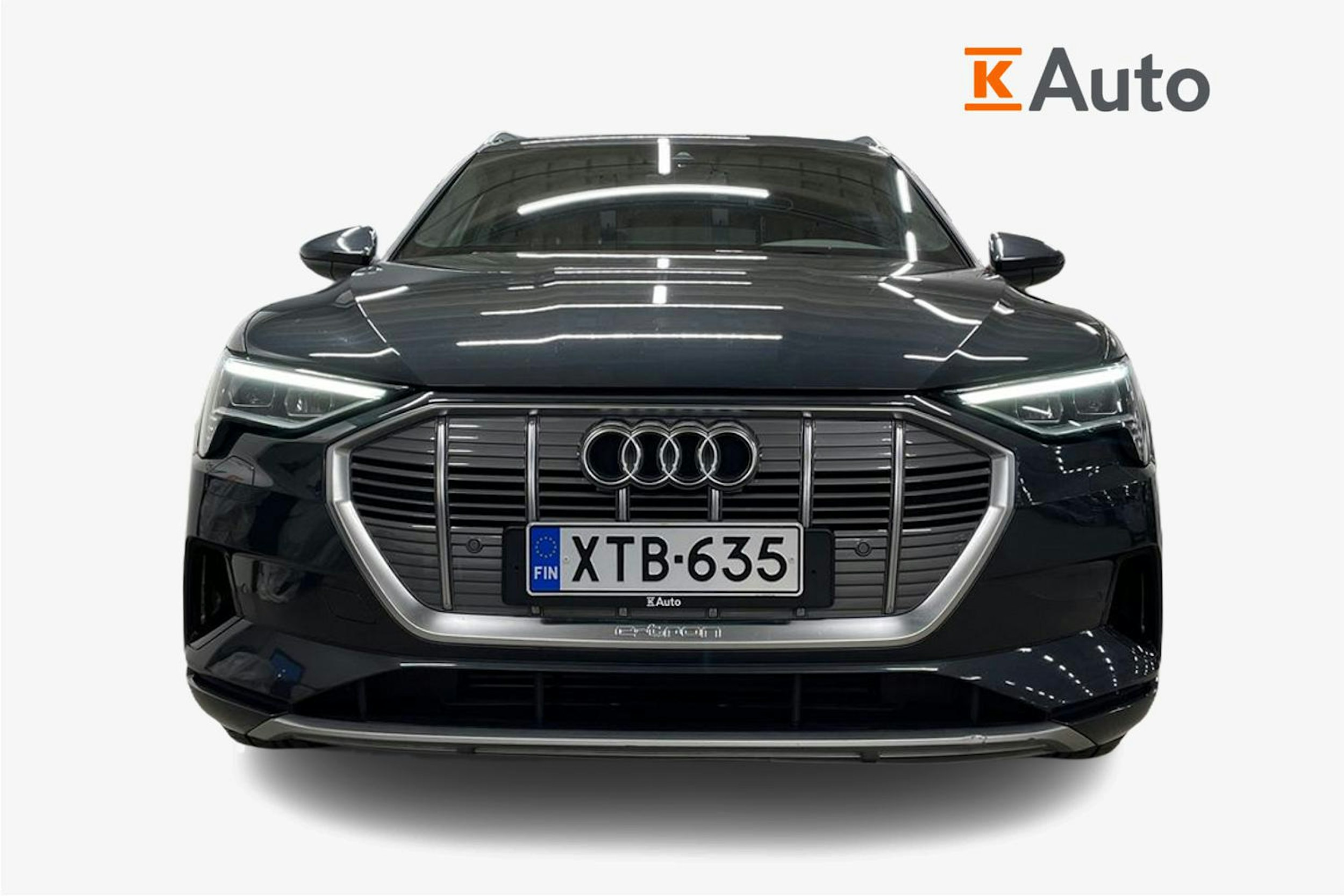 harmaa Audi e-tron 2021 kuva 5.