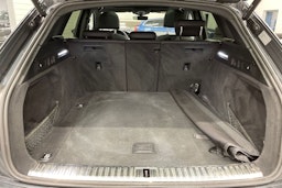 harmaa Audi e-tron 2021 kuva 15.