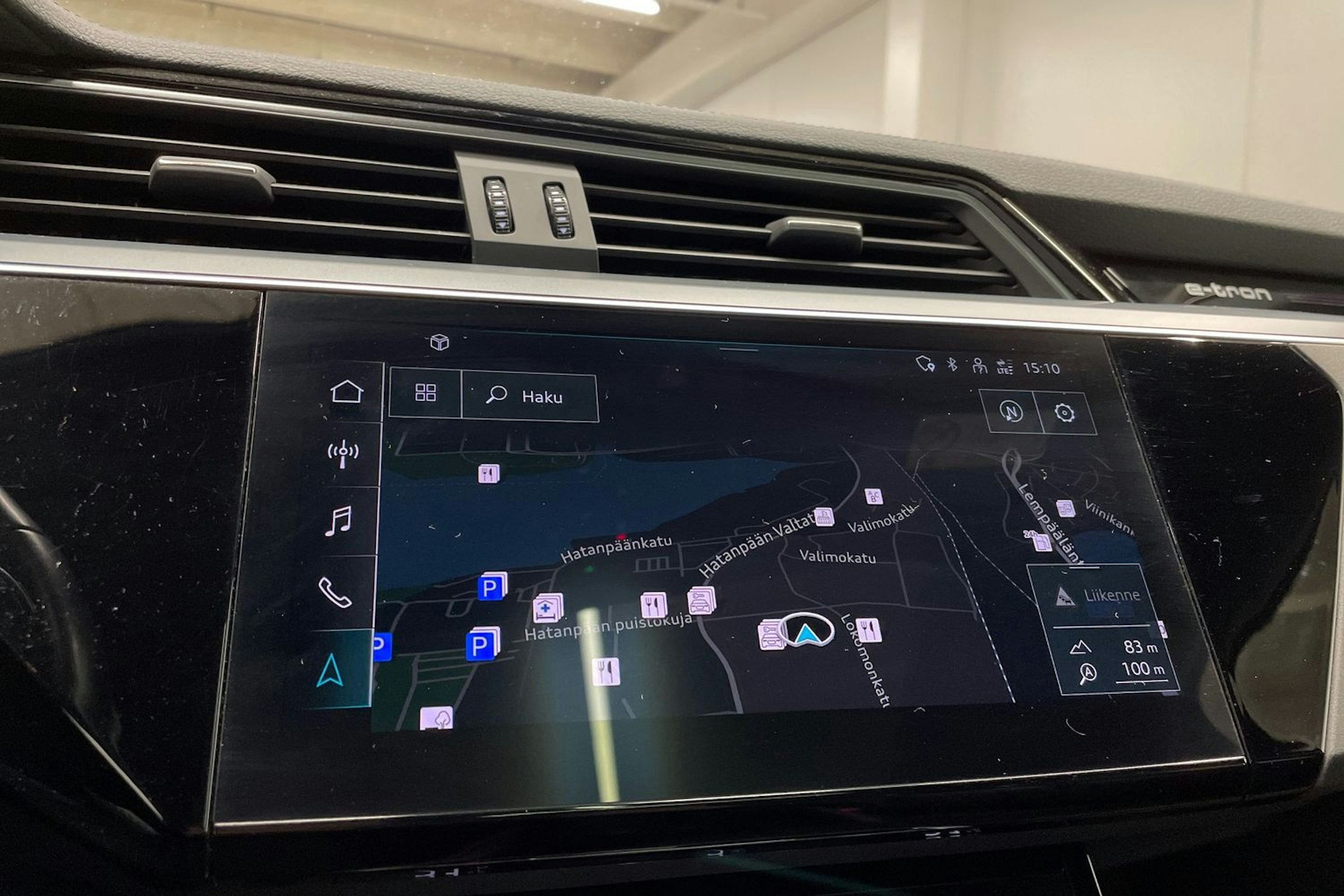 harmaa Audi e-tron 2021 kuva 23.