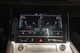 harmaa Audi e-tron 2021 kuva 25.