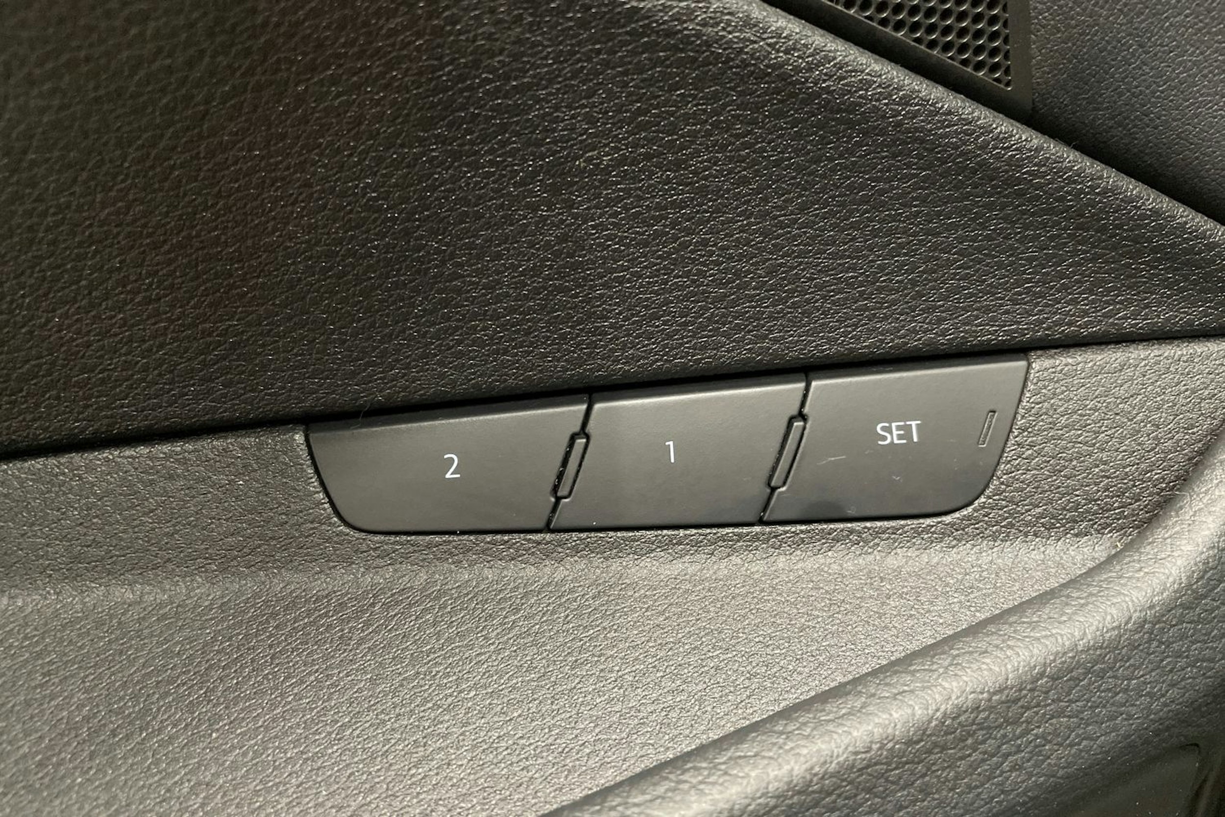 harmaa Audi e-tron 2021 kuva 31.