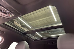 harmaa Audi e-tron 2021 kuva 34.