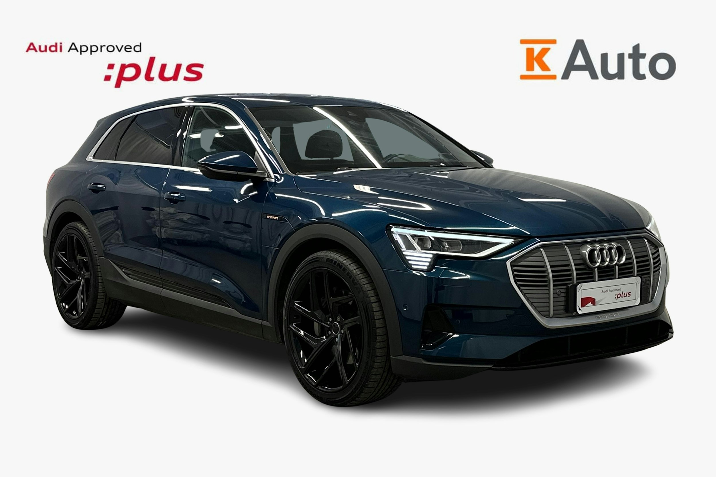 sininen Audi e-tron 2021 kuva 1.