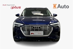 sininen Audi e-tron 2021 kuva 4.