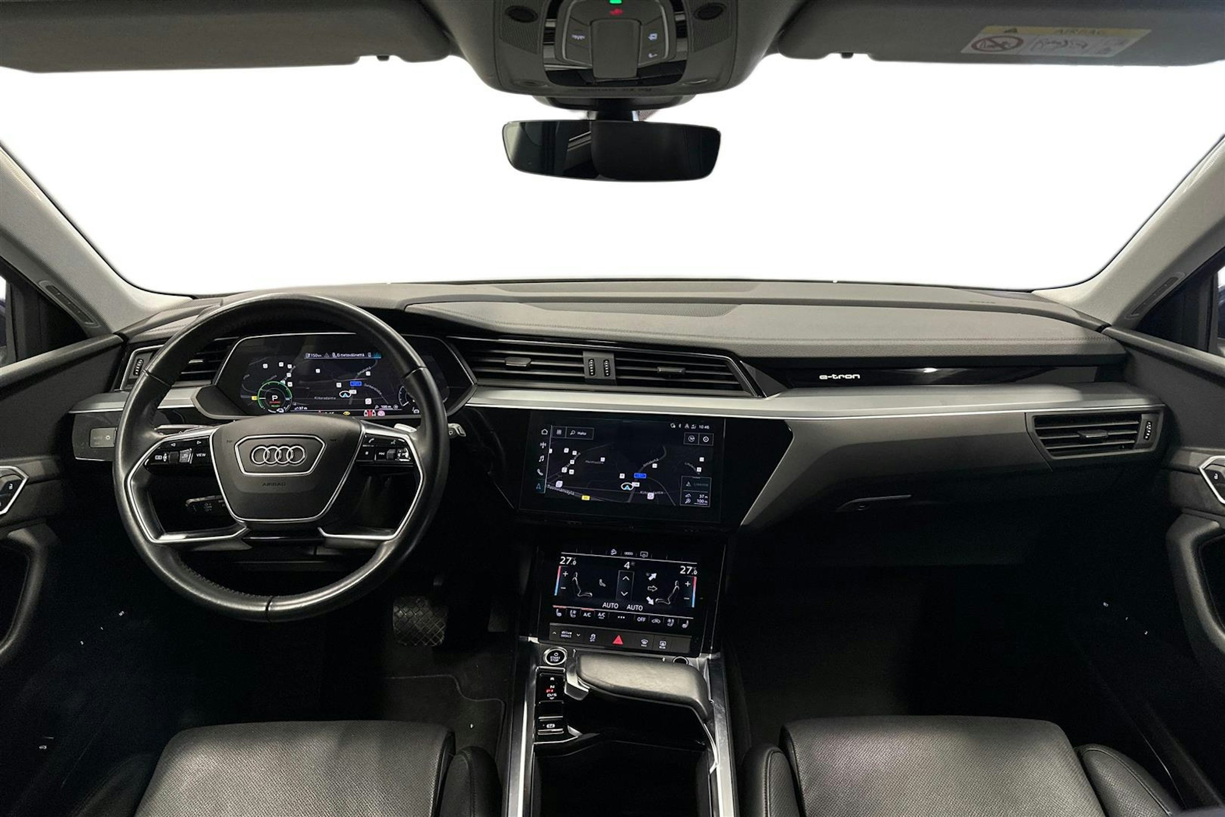 sininen Audi e-tron 2021 kuva 7.