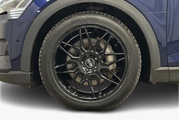 sininen Audi e-tron 2021 kuva 9.