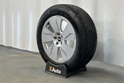 sininen Audi e-tron 2021 kuva 10.