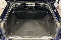 sininen Audi e-tron 2021 kuva 11.