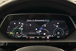 sininen Audi e-tron 2021 kuva 22.