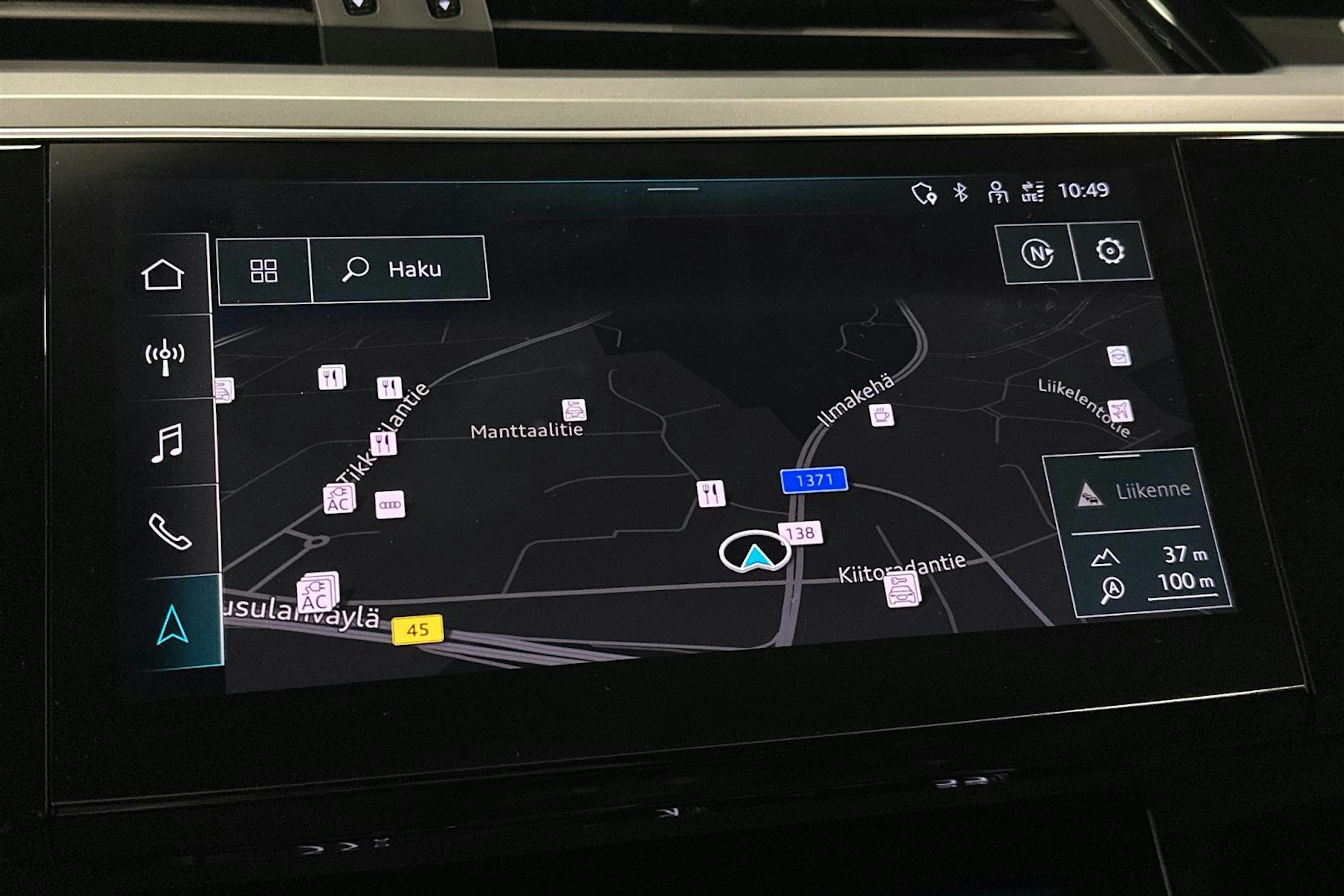 sininen Audi e-tron 2021 kuva 23.