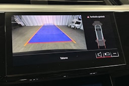 sininen Audi e-tron 2021 kuva 29.