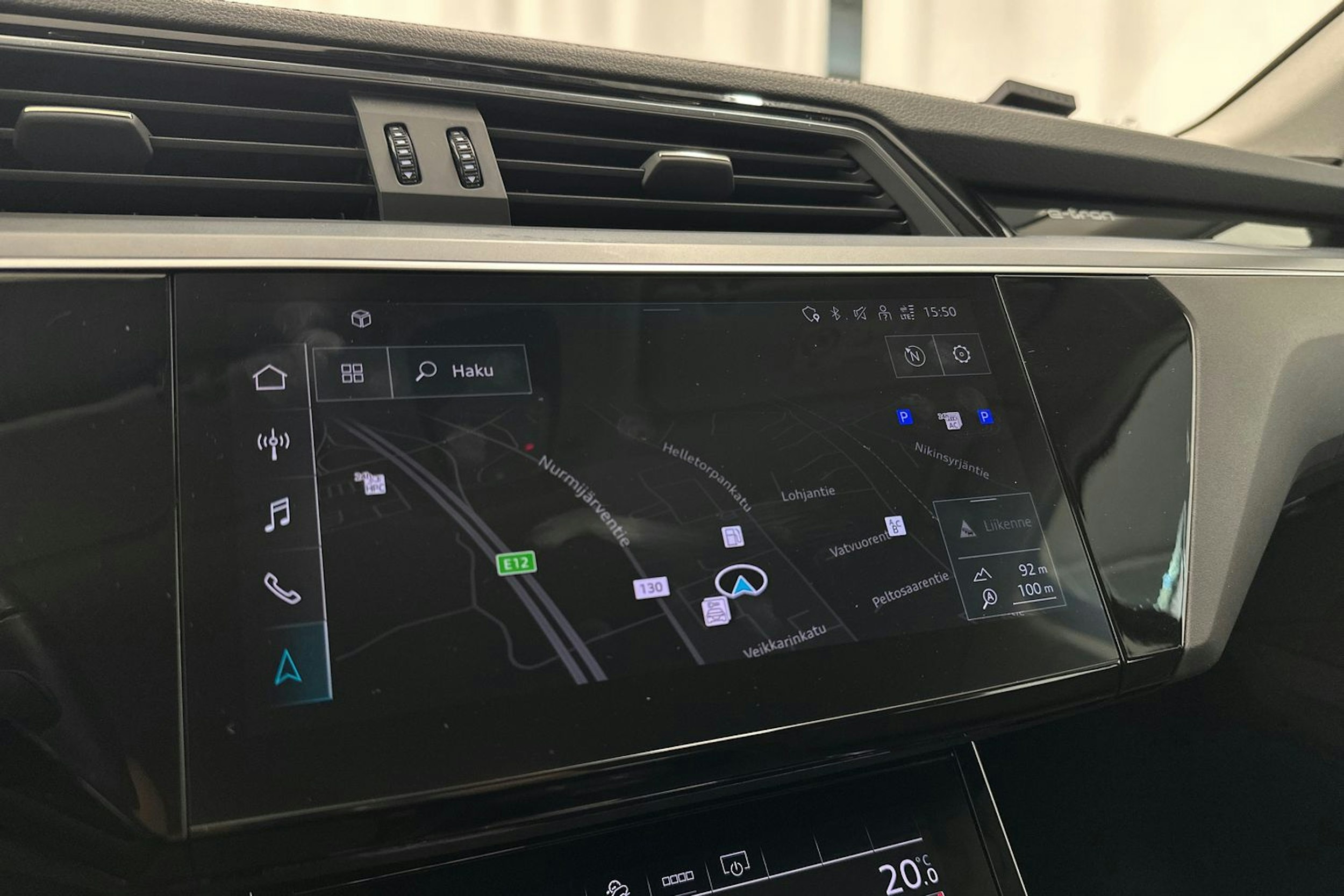 musta Audi e-tron 2021 kuva 18.