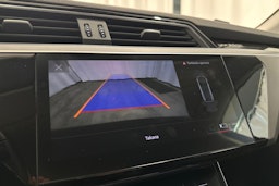 musta Audi e-tron 2021 kuva 21.