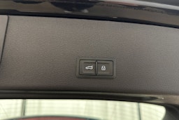 musta Audi e-tron 2021 kuva 25.