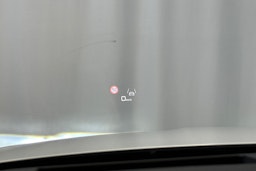 valkoinen Audi e-tron 2021 kuva 35.