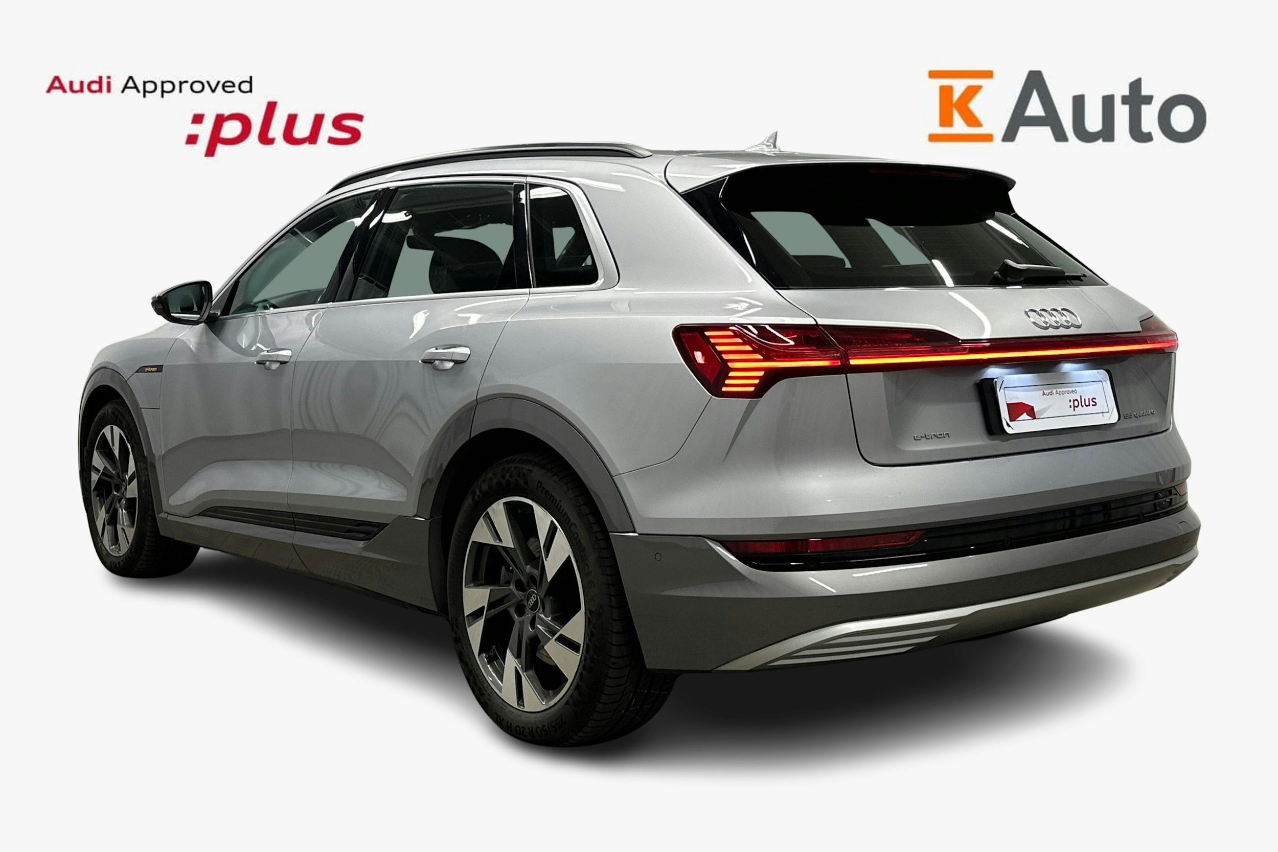 harmaa Audi e-tron 2022 kuva 2.