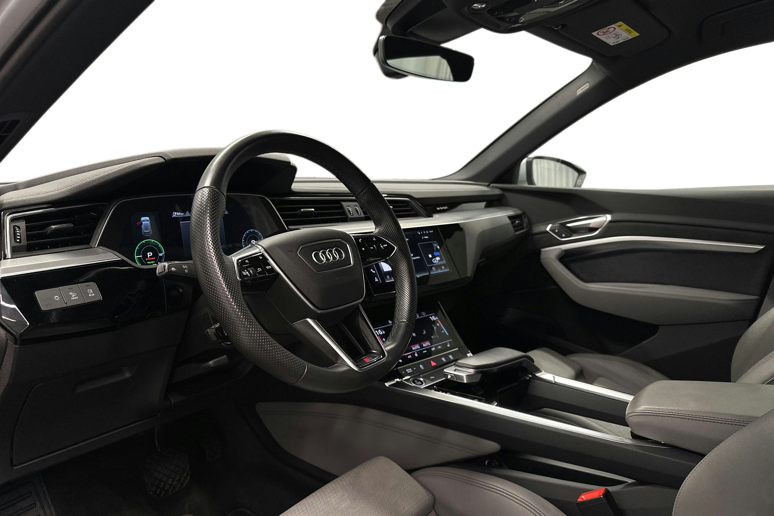 harmaa Audi e-tron 2022 kuva 6.