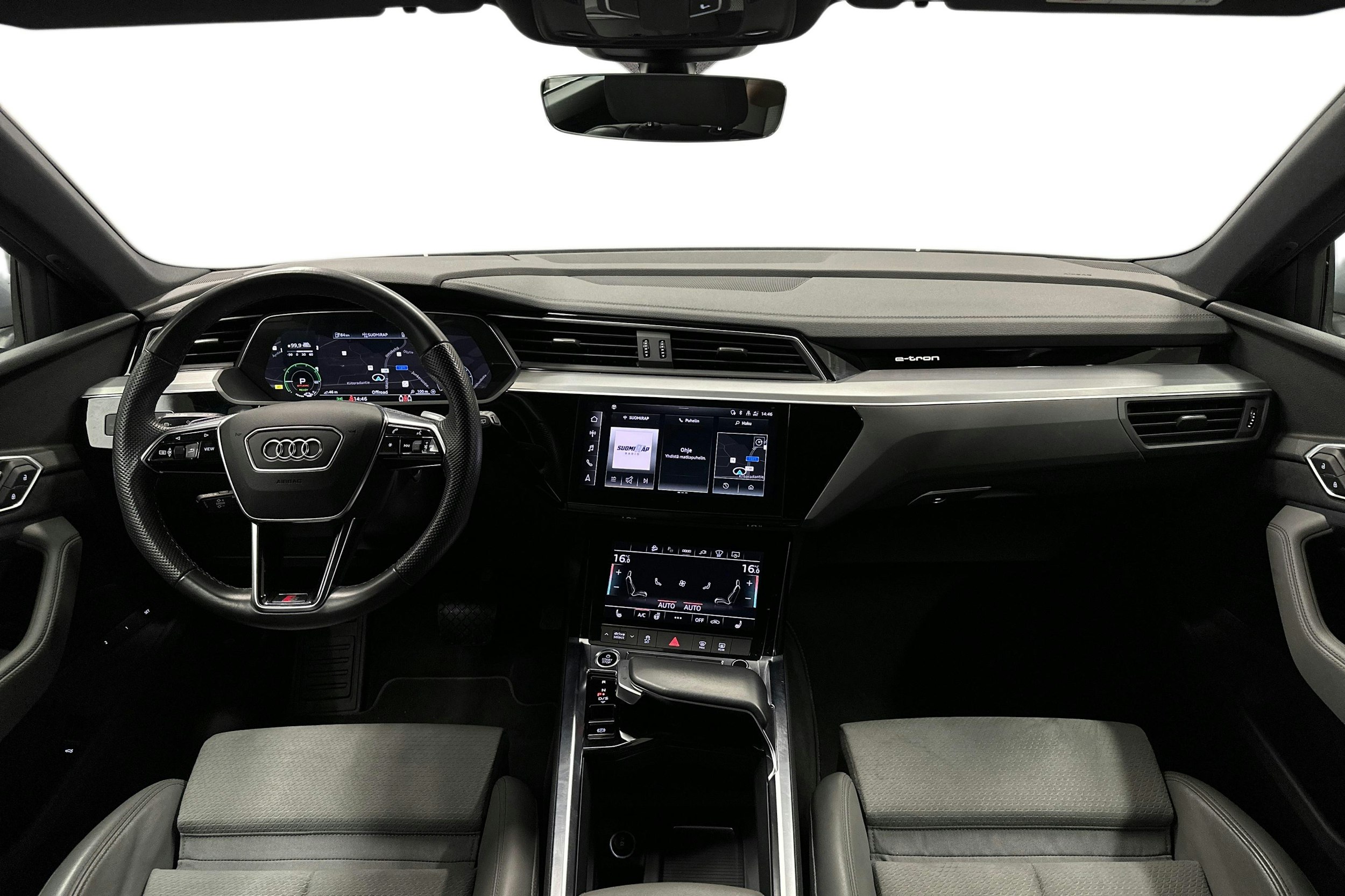 harmaa Audi e-tron 2022 kuva 7.