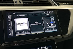 harmaa Audi e-tron 2022 kuva 22.