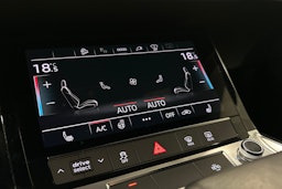 harmaa Audi e-tron 2022 kuva 30.