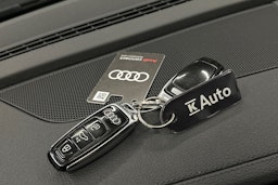 harmaa Audi e-tron 2022 kuva 32.