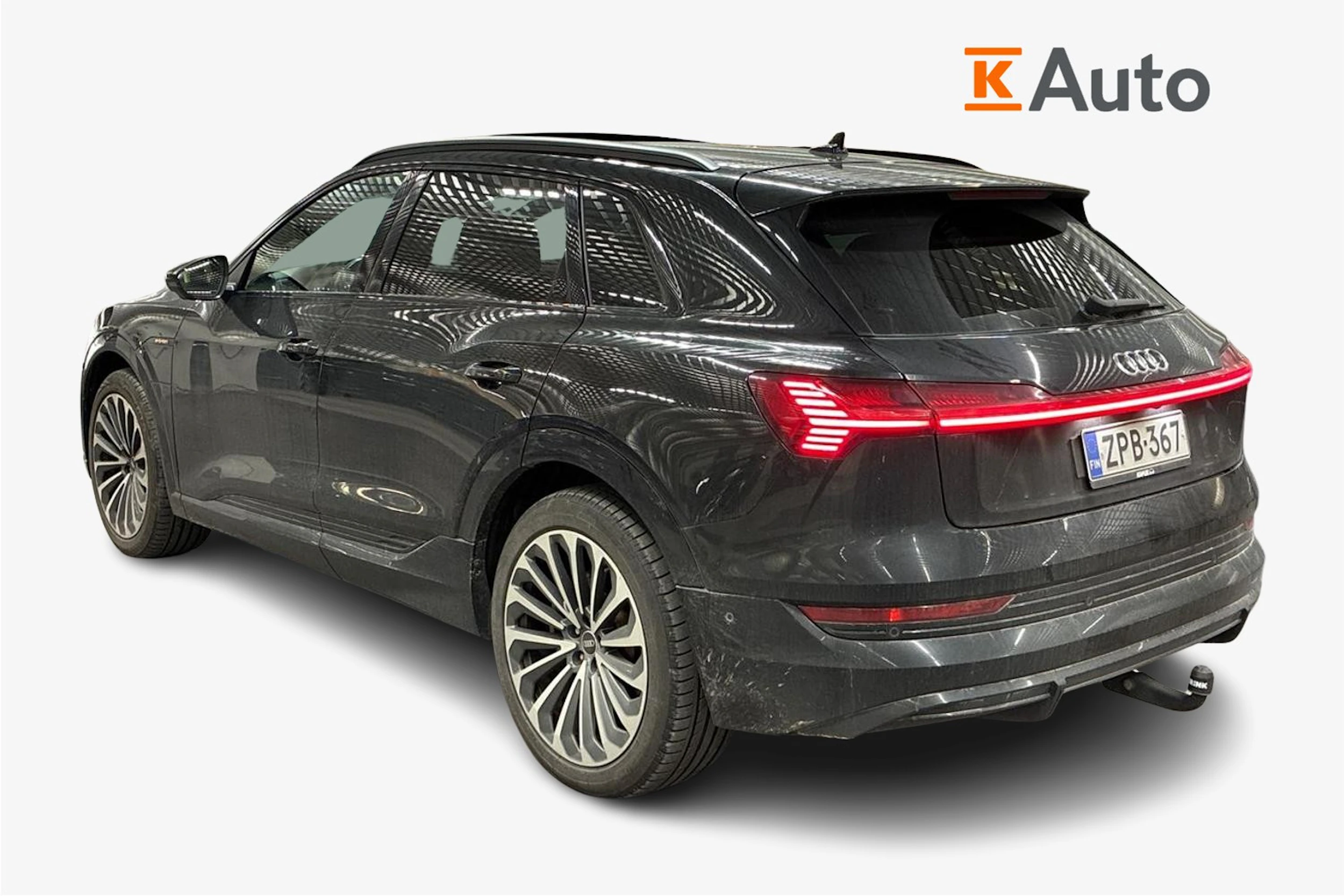 musta Audi e-tron 2021 kuva 2.