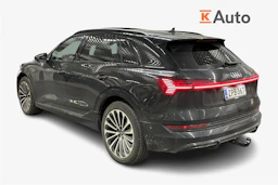 musta Audi e-tron 2021 kuva 2.