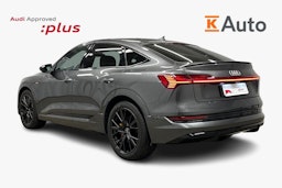 harmaa Audi e-tron 2022 kuva 2.