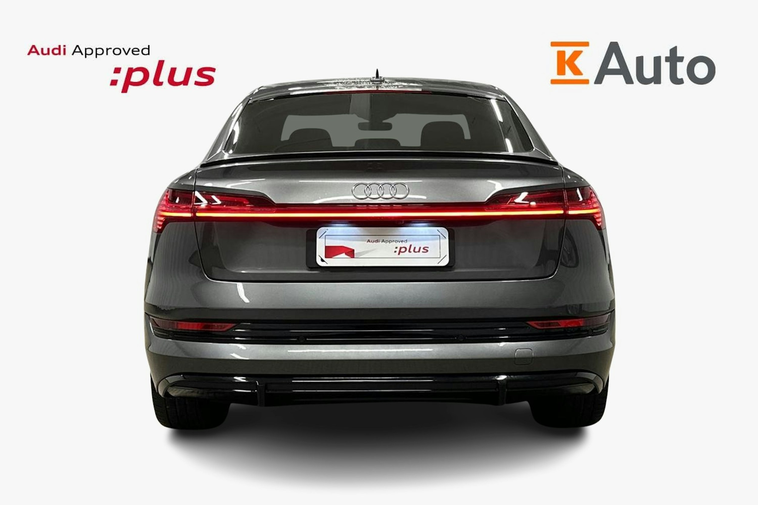 harmaa Audi e-tron 2022 kuva 3.