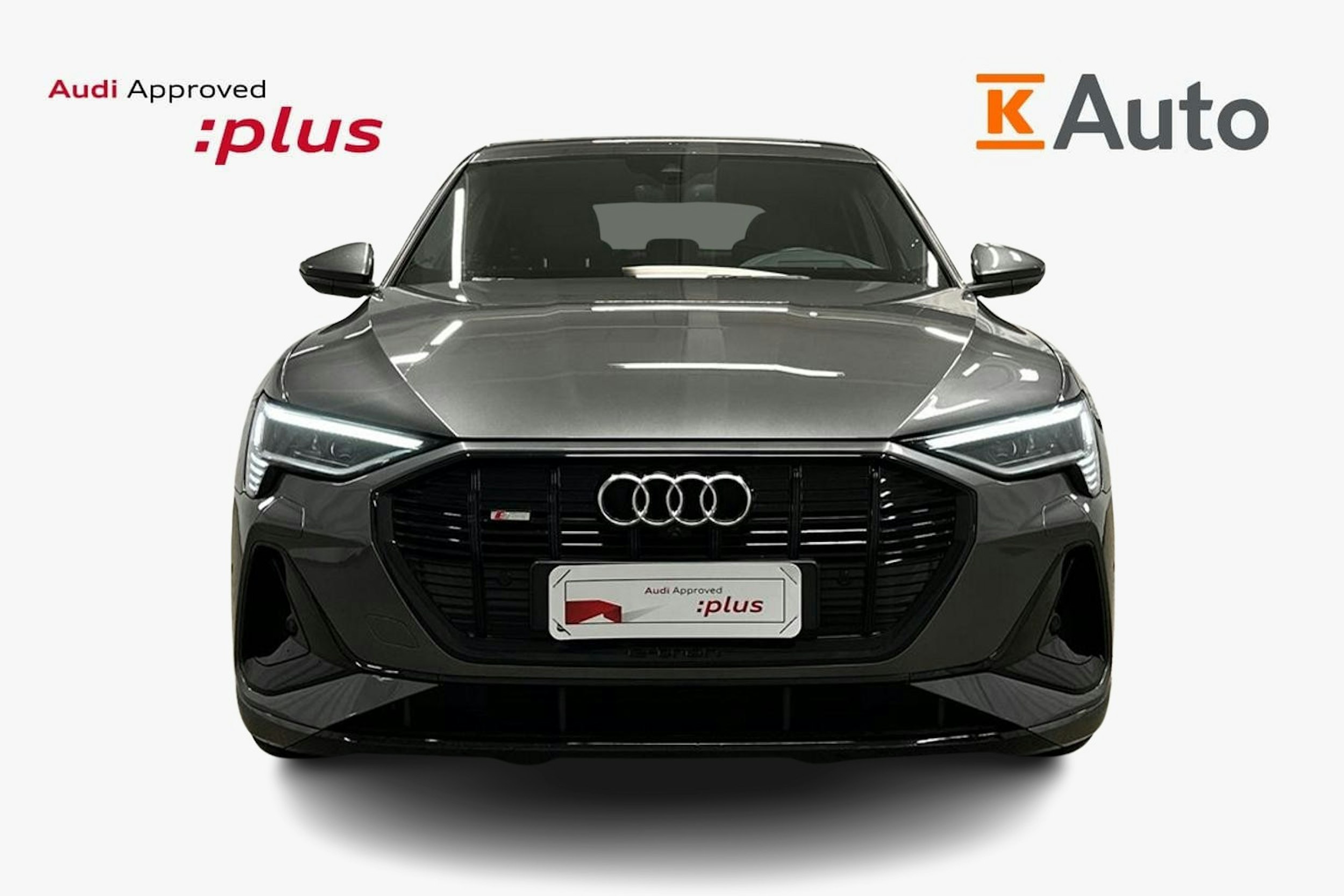 harmaa Audi e-tron 2022 kuva 5.