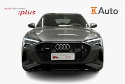 harmaa Audi e-tron 2022 kuva 5.