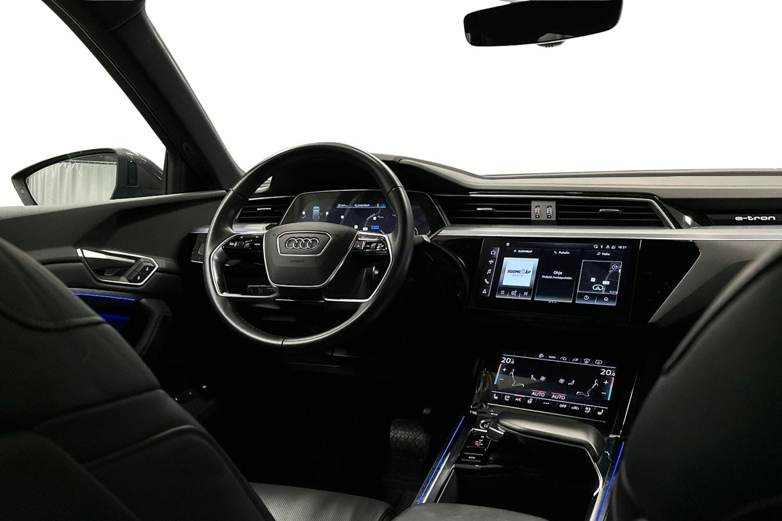 harmaa Audi e-tron 2022 kuva 9.