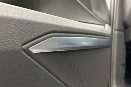 harmaa Audi e-tron 2022 kuva 29.