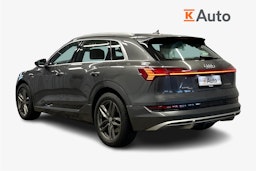 harmaa Audi e-tron 2022 kuva 2.