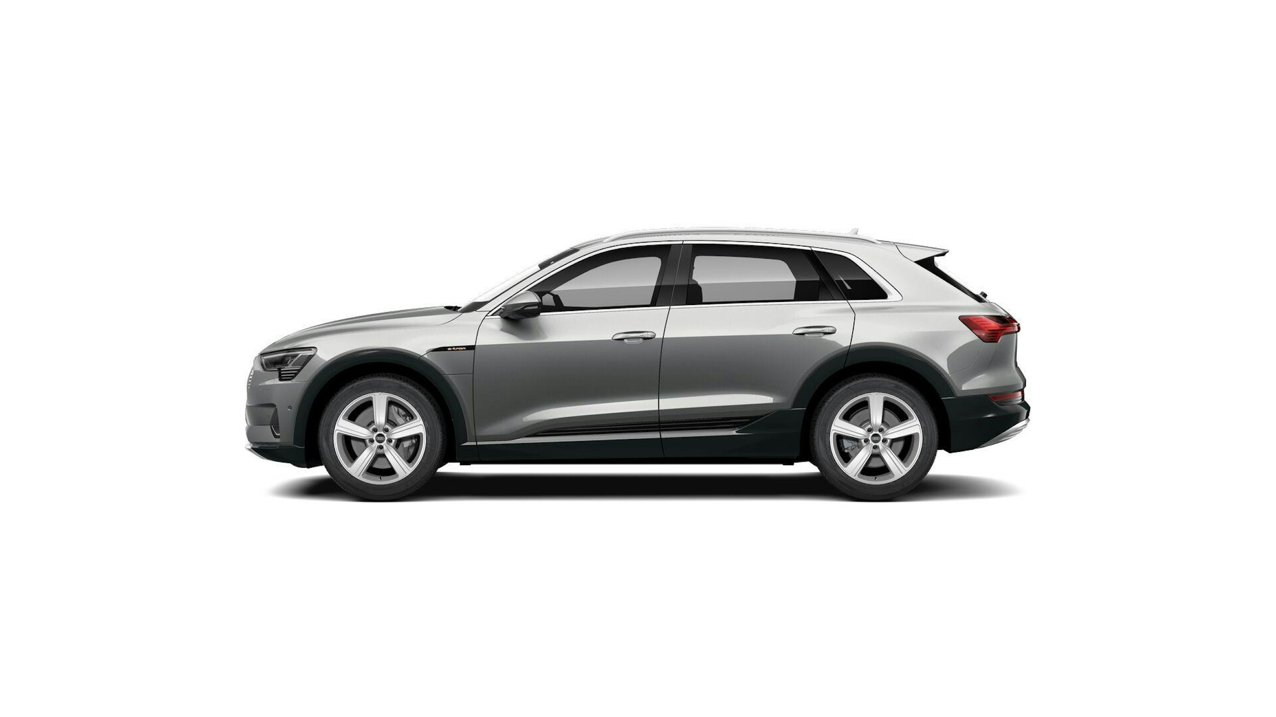 harmaa Audi e-tron 2022 kuva 3.