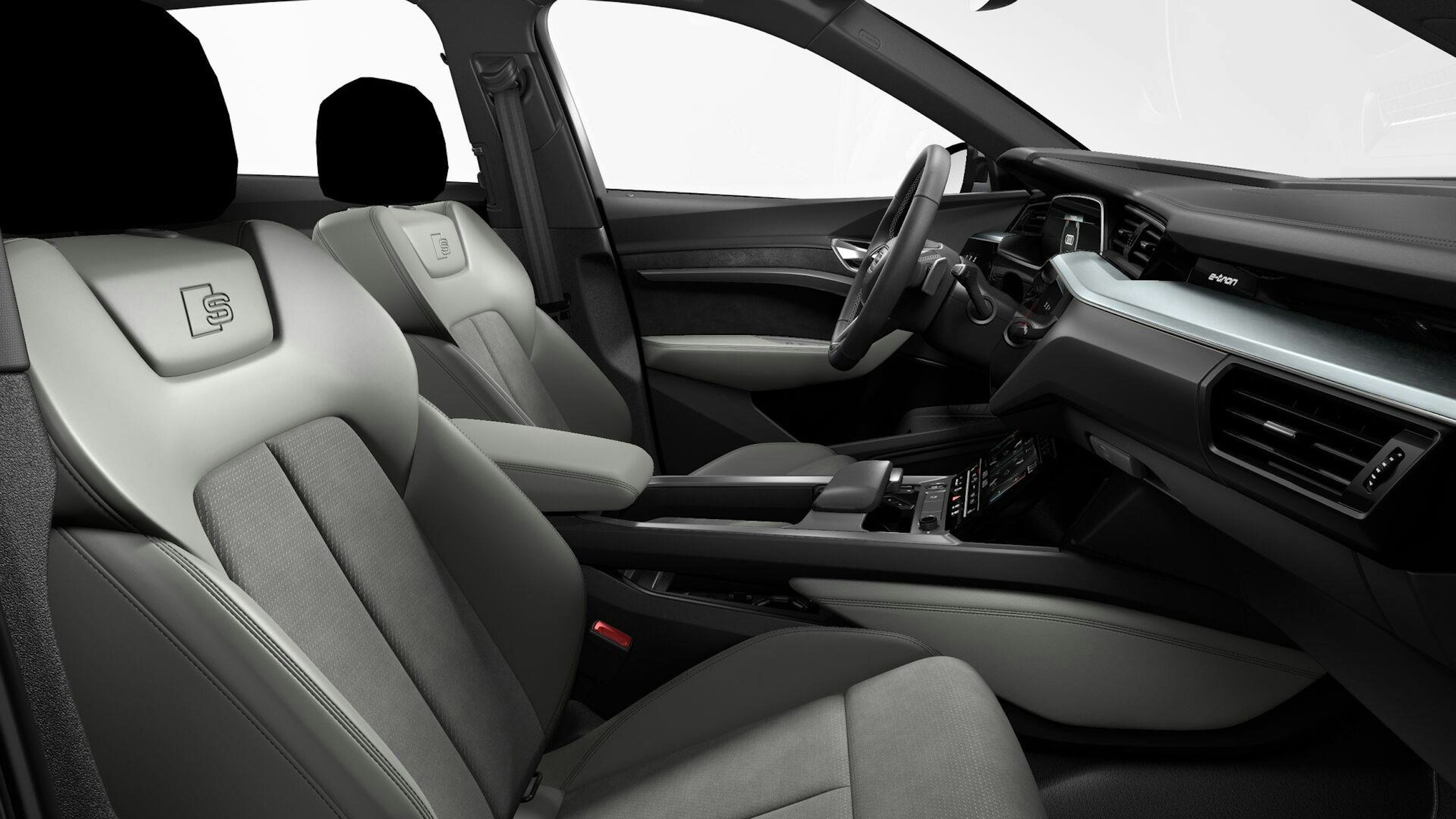 harmaa Audi e-tron 2022 kuva 8.