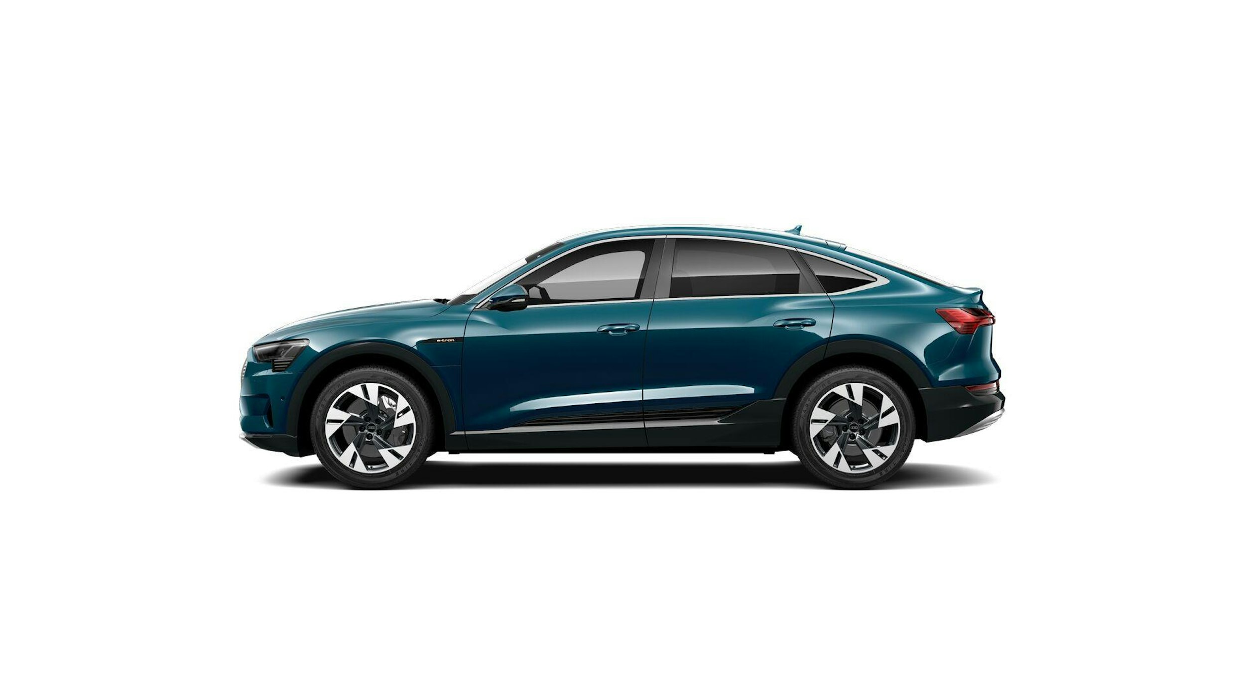 sininen Audi e-tron 2022 kuva 2.