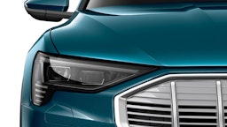 sininen Audi e-tron 2022 kuva 6.