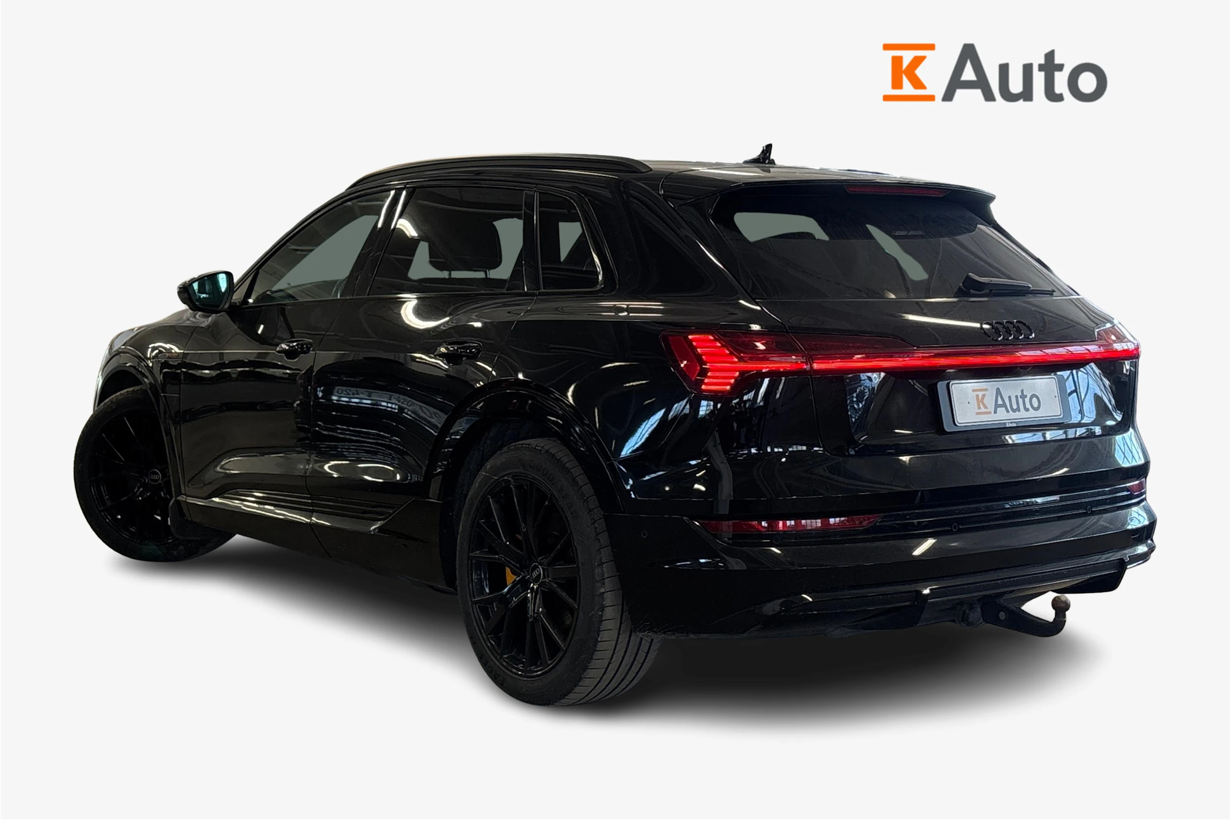musta Audi e-tron 2022 kuva 2.