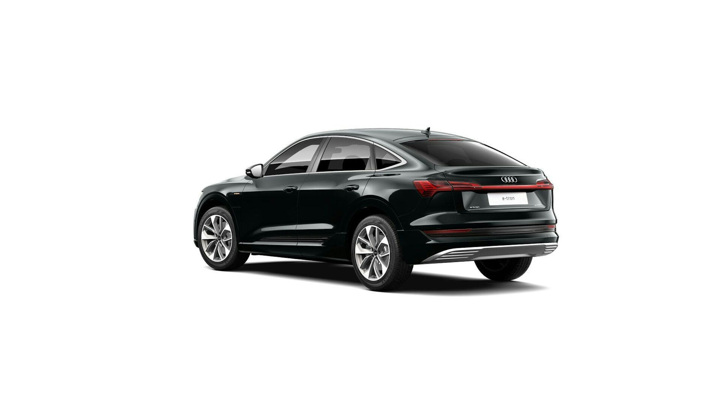 musta Audi e-tron 2022 kuva 3.